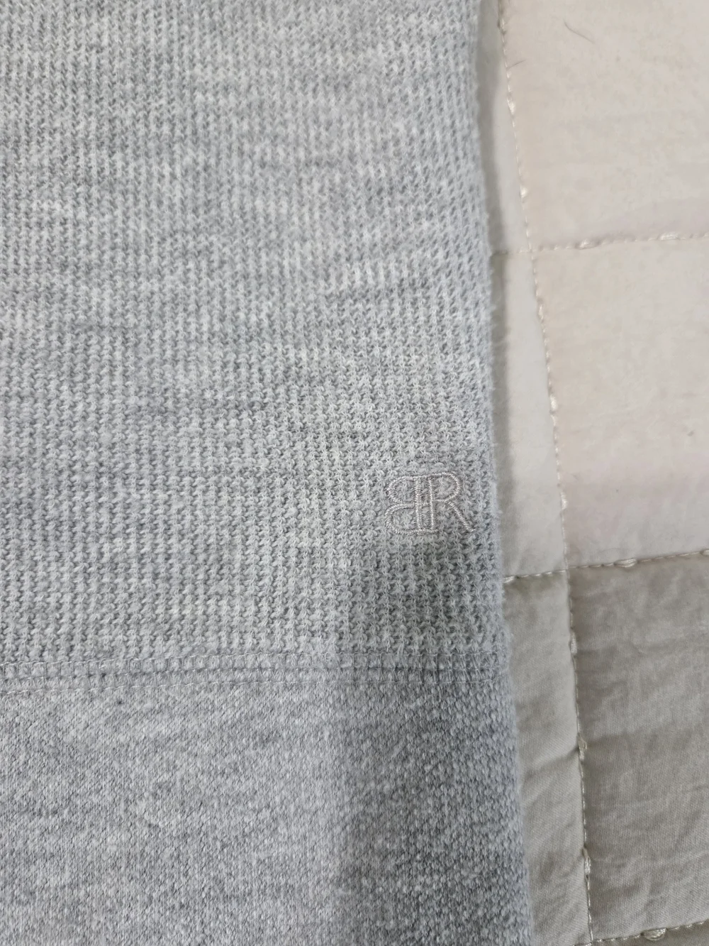 Banana Republic Men’s Light Gray Crewneck Sweater